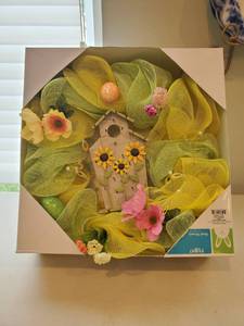 lot 7477 image: Spring Mesh Wreath