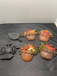 lot 7500 image: Vintage Sexton Metal Wall Decor 1978