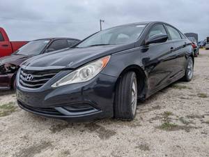 lot 1281 image: 2012 Hyundai Sonata Sedan - Vin 5NPEB4AC1CH326705
