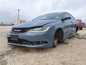 lot 1296 image: 2015 Chrysler 200S - Vin 1C3CCCBBXFN665539