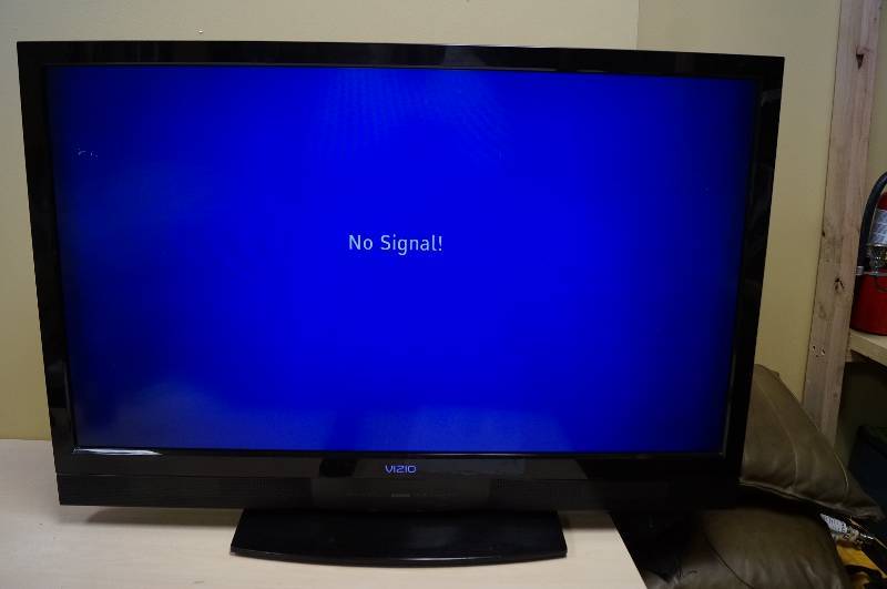 lot 1135 image: Vizio 42 HDMI Flatscreen TV w stand