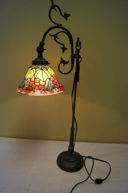 lot 1145 image: Tiffany Style adjustable desk lamp