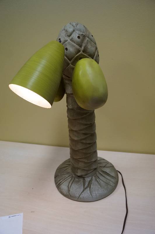lot 1146 image: yaaaa . . . not really going to describe this lamp