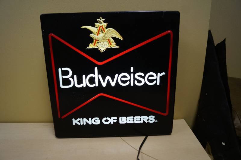 lot 1168 image: Budweiser Light