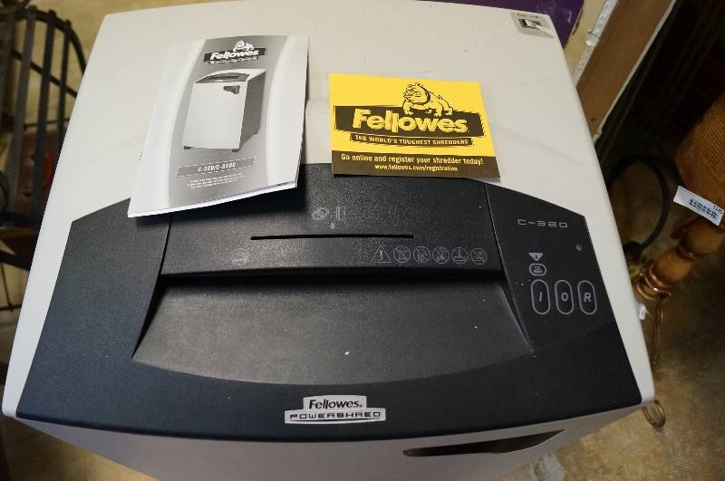 lot 1173 image: Fellows C-320 Power Shred Commercial paper shredder