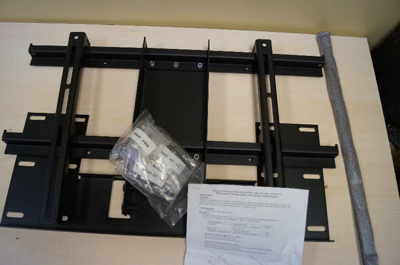 lot 1143 image: Brand New DA-LITE  LED  Flat Screen TV Mount