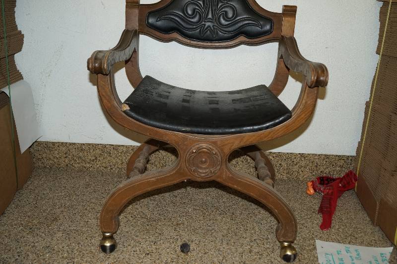 lot 5280 image: Vintage chair, stitched back, unique