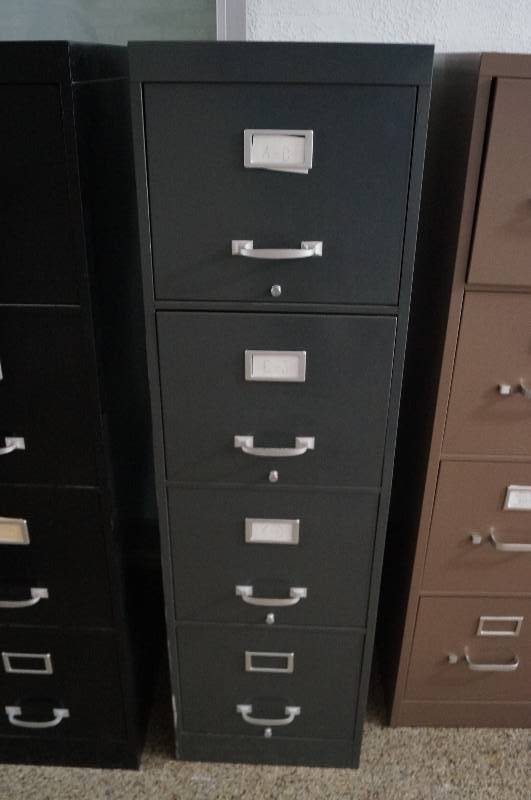 lot 1116 image: Nice clean 4 drawer file cabinet