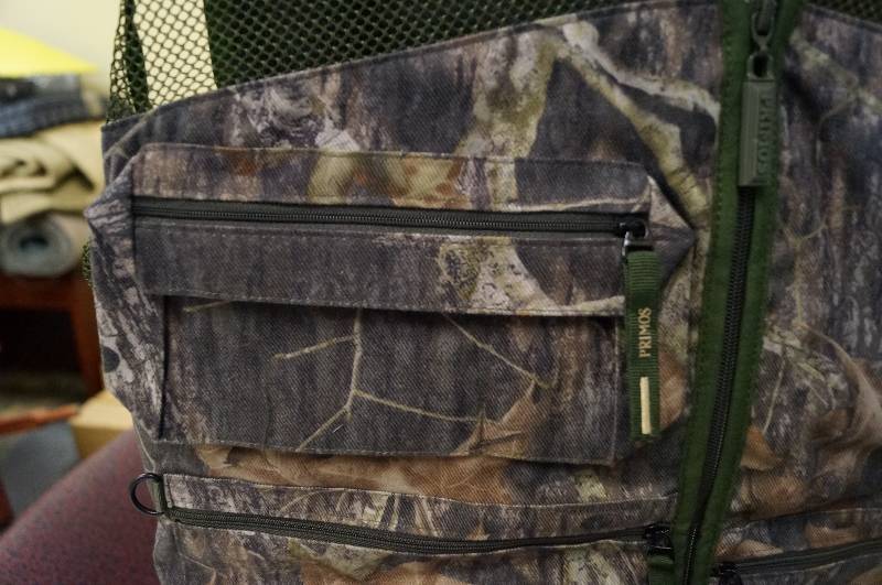 lot 509 image: Brand New Hunting Vest w tags