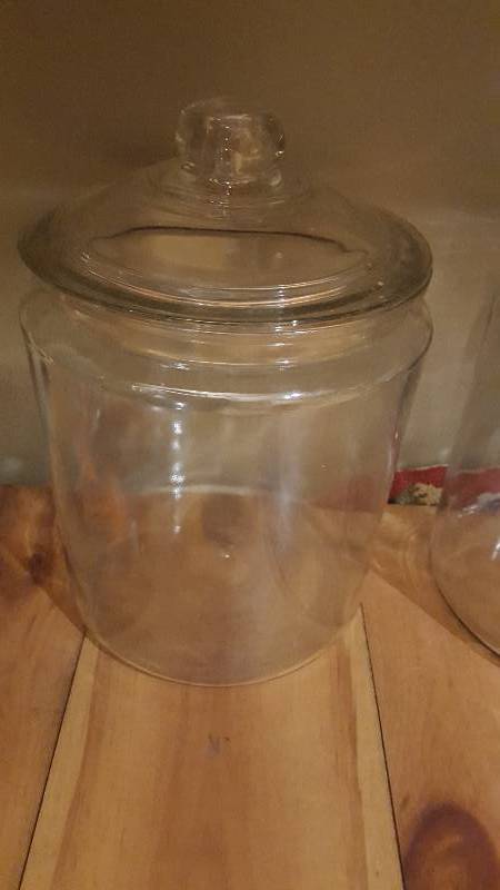 lot 1007 image: Large glass apothecary jar 9 diame...
