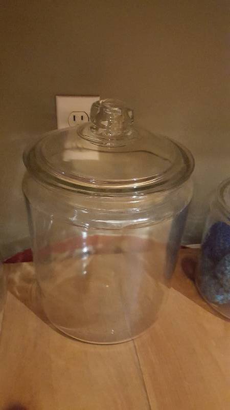 lot 1008 image: Large glass apothecary jar 9 diame...