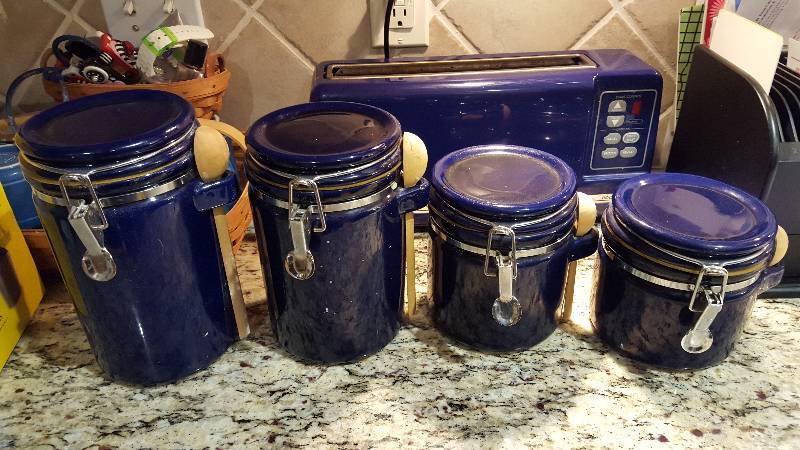 lot 1039 image: (4) cobalt blue dry ingredient cani...