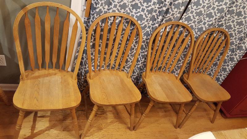 lot 1040 image: (4) wooden dining chairs...