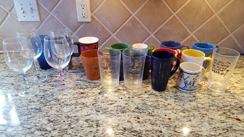 lot 1049 image: Lot of glasses, wine glasses, and c...