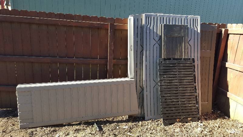 lot 1063 image: Rubbermaid plastic shed Not...
