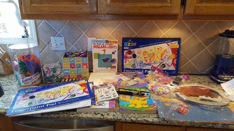 lot 1064 image: Lot of art supplies...