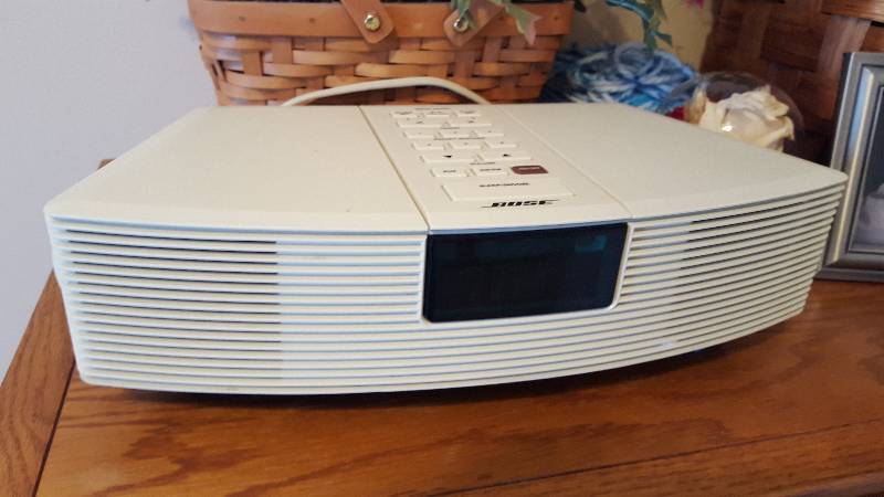 lot 1071 image: Bose Wave RadioModel AWR1-1...
