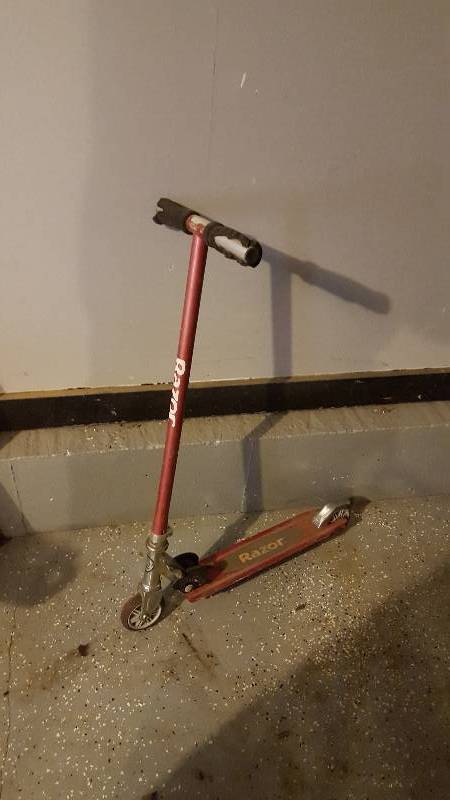 lot 1097 image: Razor scooter...