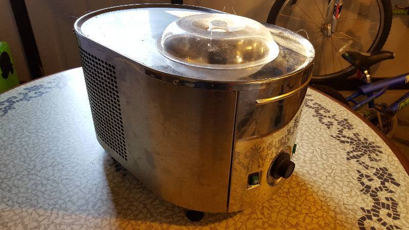 lot 1099 image: Stainless steel Muso commercial ice...