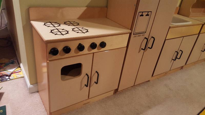 lot 1105 image: Child Craft maple range oven