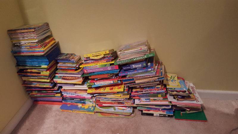 lot 1113 image: HUGE lot of kids books...