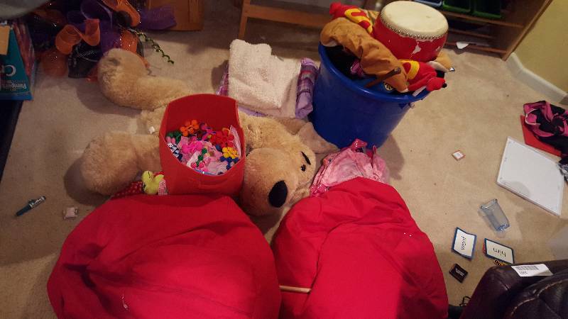 lot 1117 image: Lot of kids toys, bean bags, blanke...