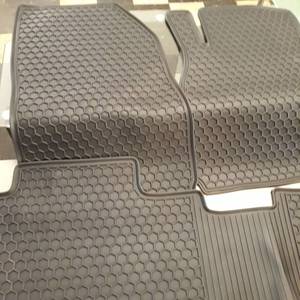 lot 482 image: 3-piece heavy duty front and rear floor rubber Mat for car, SUV, van and truck, all-weather protection Universal fit