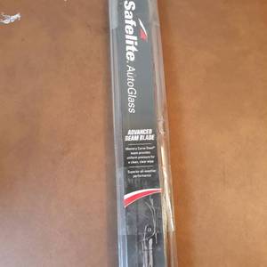 lot 483 image: Safelite Auto Glass Advanced beam blade with memory curve Steel