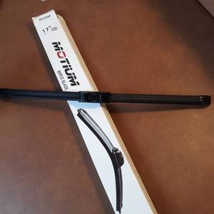 lot 486 image: MOTIUM OEM QUALITY 17 Premium All-Season Metal Frame Windshield Wiper Blades (1-17 blade)