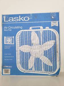 lot 75043 image: Lasko 20 inch Box 3-Speed Fan