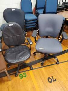lot 145 image: 2 Padded Rolling Office Chairs