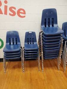 lot 160 image: Lot Of 20 Blue Childrens School Chairs