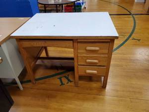 lot 251 image: Wooden White Topped Desk with Drawers 42 in x 30 in