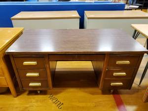 lot 256 image: Dark Wood Desk With Drawers 60 in x 30 in