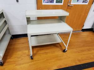 lot 271 image: Metal Desk on Wheels 36 in x 25 in