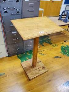 lot 288 image: Wood Podium