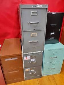 lot 293 image: Set Of 2 Two Drawer Filing Cabinets