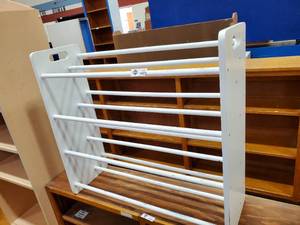 lot 322 image: Toy Organizer Rack