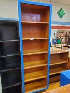 lot 345 image: Tall Wooden Book Shelf, 84 x 27x 12