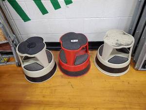 lot 372 image: Lot of 3 Rolling Step Stools