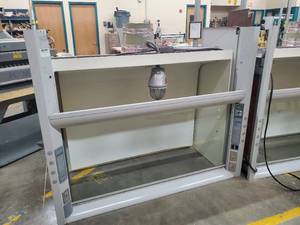 lot 3 image: LABCONCO Fume Hood, Voltage 100-115V, 5060 Hz  In Very Good and Working Condition