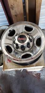 lot 6005 image: 4 New Eagle Alloys rims for GMC