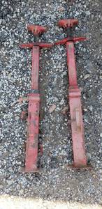 lot 6010 image: Large support jacks