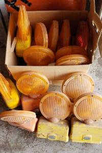 lot 6024 image: Road construction blinking caution lights