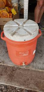 lot 6027 image: Gott Drinking Water Cooler - by Rubbermaid