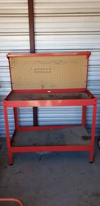 lot 7413 image: Metal work Bench 43x21x55 inches