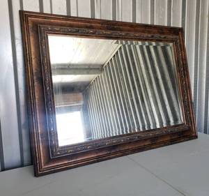 lot 8182 image: 36 x 24 Decorative Mirror
