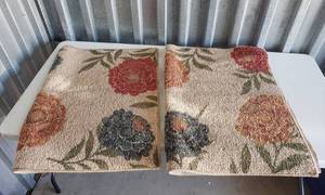 lot 8185 image: (2) Rugs wRubber backing 30 in. x 46 in.