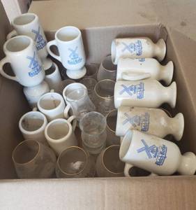 lot 8195 image: (14) Vandermint Dutch Coffee Footed Coffee Mugs and CognacBaileys Glasses