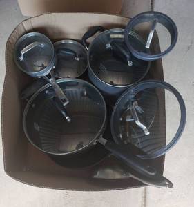 lot 8198 image: Kitchen Essentials from Calphalon Cookware